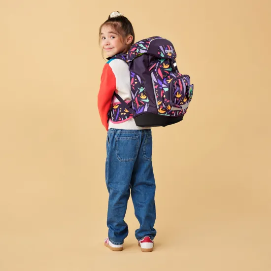 Školská taška Ergobag Prime Jungle pre deti, rastúci batoh s ekologickými materiálmi, ergonomickým dizajnom a reflexnými prvkami pre maximálne pohodlie a bezpečnosť.