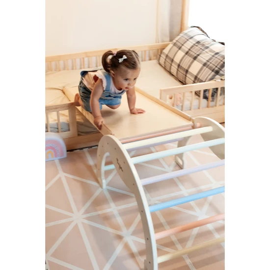 Montessori Šmykľavka Rainbow z brezového dreva – Family Nation FN-MONT-RMP-1