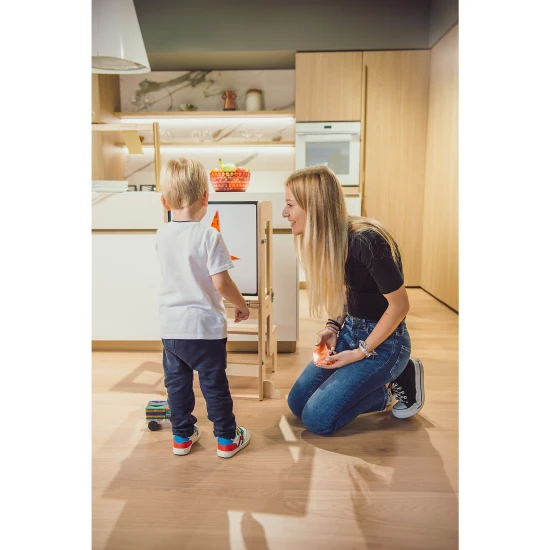 Montessori Učiaca vežička 3 v 1 Prírodná s magnetickou tabuľou – Family Nation FN-MONT-TORMAG-NA