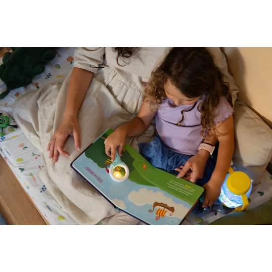 Interaktívna svietiaca kniha Light-Up Library Blairin dvor plný veľkých nápadov