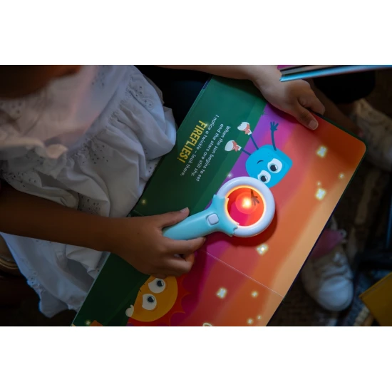 Interaktívna svietiaca kniha Light-Up Library Blairin dvor plný veľkých nápadov