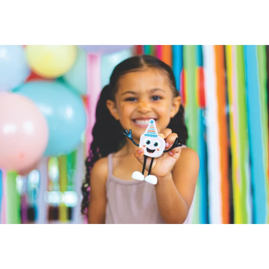 Glo Pals Sada Figúrka Party Pal a 2 senzorické kocky do vody  – svietiaca hračka do vane pre deti.