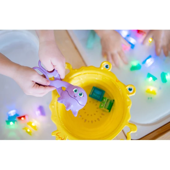 Glo Pals – sada hračiek na rozvoj jemnej motoriky.