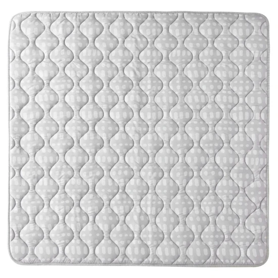 Štýlová a praktická podložka na hranie doma aj vonku.