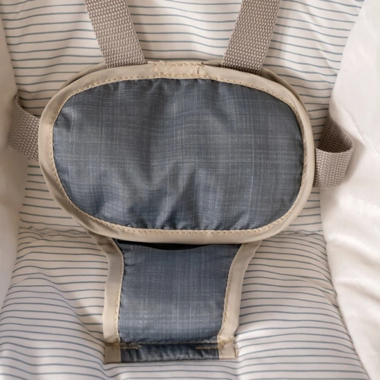 Hojdačka konvertibilná s melódiou Swing 'n Go Chambray 0m+ do 9kg Ingenuity 16925-1