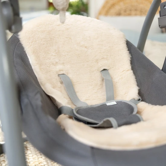 Hojdačka konvertibilná vibrujúca s melódiou Every Season™ Chic Boutique™ 0m+ do 9 kg Ingenuity 17104-2
