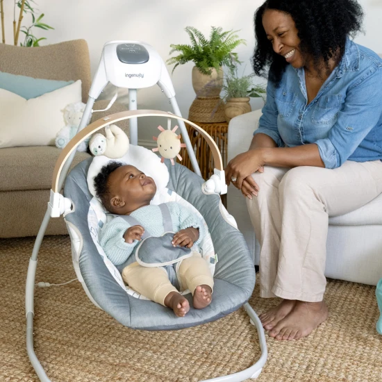 Hojdačka pohupujúca hudobná Parker™ 0m+, do 9kg Ingenuity 16926-1