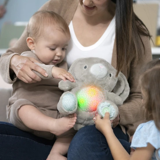 Hračka plyšová ukľudňujúca s melódiami zajíček Sylvi™ 0m+ Ingenuity 12920-6