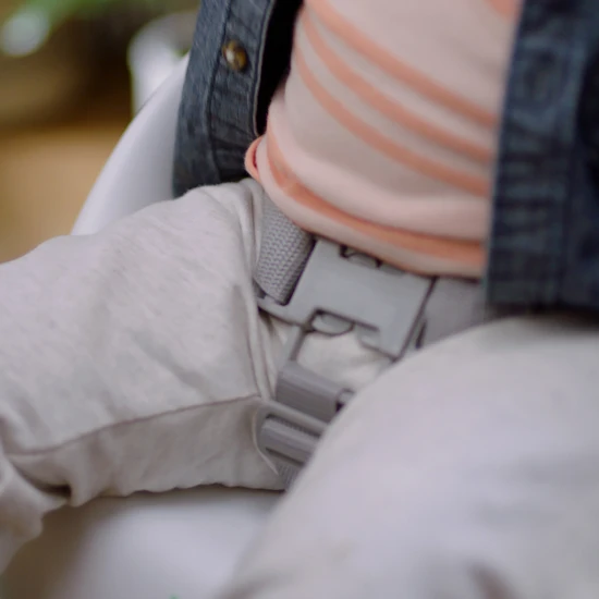 Jedálenská stolička na stoličku Simplicity Seat™ Grey 6m+, do 15kg Ingenuity 17439-3