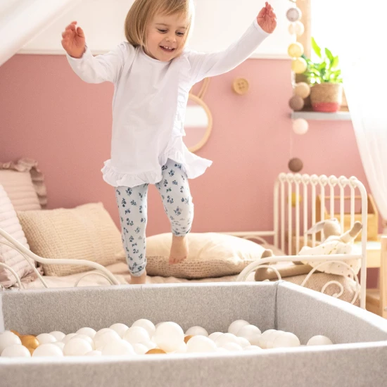 Štvorcový suchý bazén s loptičkami 90×90 cm Cotton – MeowBaby