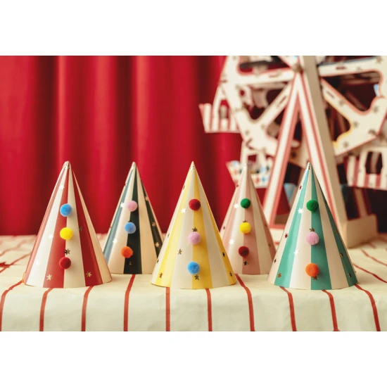 Párty klobúčiky pre malých narodeninových oslávencov.