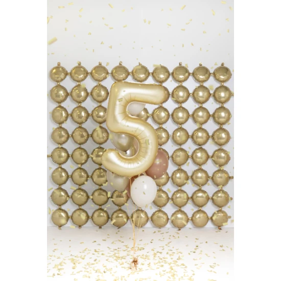 Elegantný balón na 5. narodeniny – v hlavnej úlohe zlatá