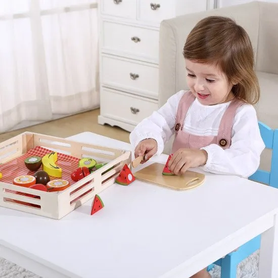 Drevené ovocie na krájanie pre deti