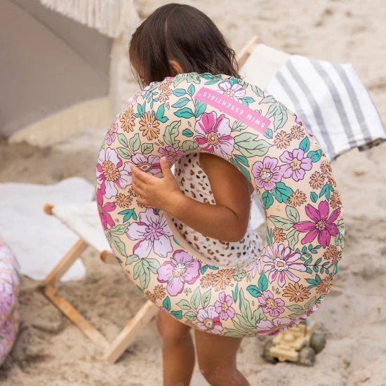 Detské nafukovacie koleso Swim Essentials s motívom kvetov v kombinácii farieb – priemer 50 cm