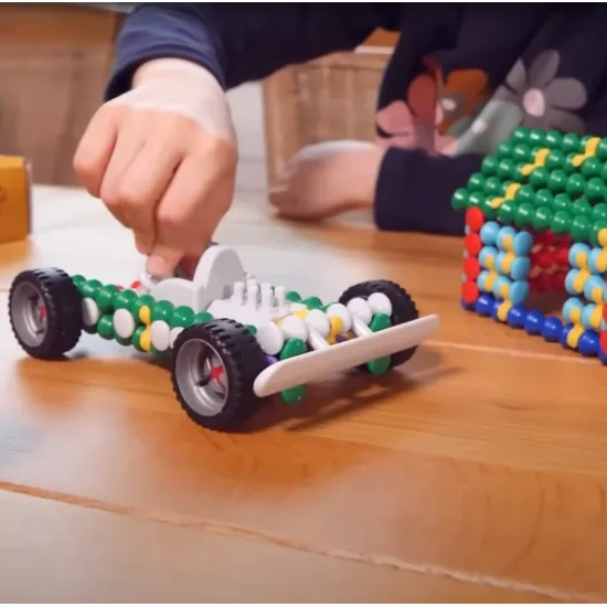 Stavebnica pre deti Kvído Playstix Clips – viac ako 20 modelov, 100 dielov, tvorivá hra od Albi