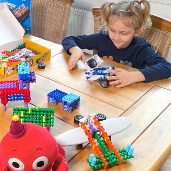 Stavebnica pre deti Kvído Playstix Clips – viac ako 20 modelov, 100 dielov, tvorivá hra od Albi