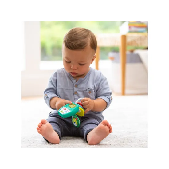 Farebné kľúče z príjemného materiálu s ovládačom, ktorý po stlačení svieti a hrá päť melódií a zvukov.