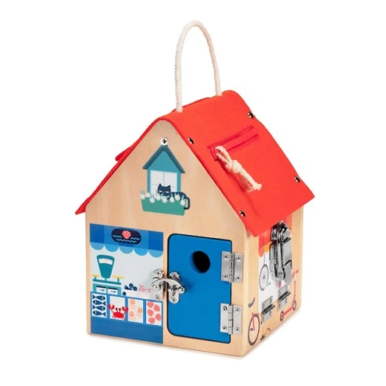 dreveny domcek so zamkami pre deti, motoricka drevena hracka, domcek z bukoveho dreva