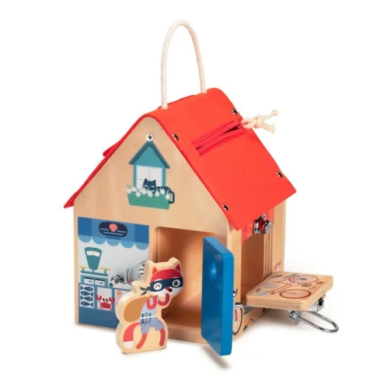 dreveny domcek so zamkami pre deti, motoricka drevena hracka, domcek z bukoveho dreva