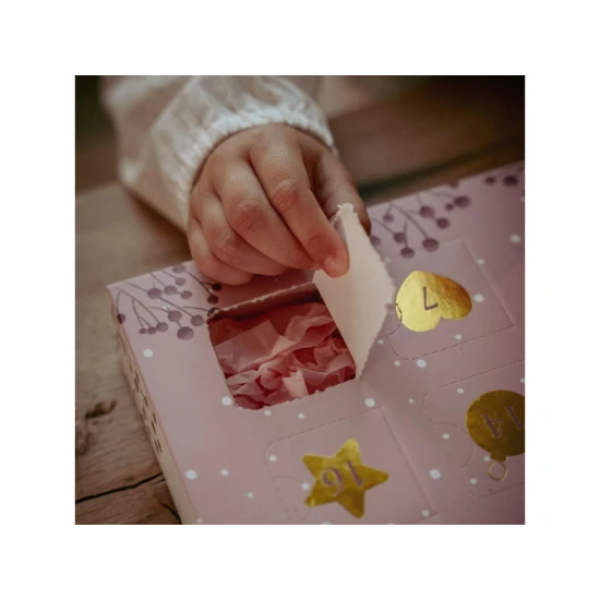 Adventný kalendár Little Dutch s náramkami, príveskami a samolepkami pre deti