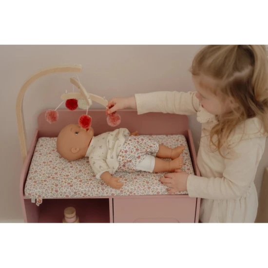 Drevený prebaľovací pult Little Dutch Soft Flowers pre deti – štýlová hračka pre starostlivosť o bábiky s kvetinovým potlačom