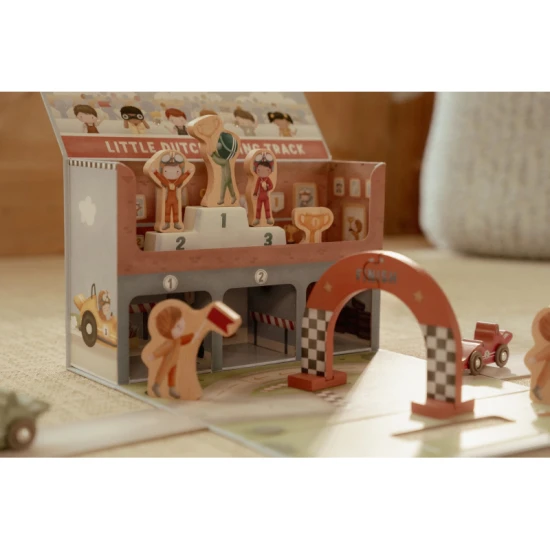 Drevená pretekárska dráha Little Dutch s autami, kartónovými dielmi, pohárom a dopravnými značkami pre deti
