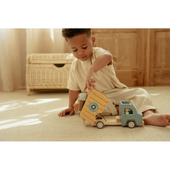 Drevený nákladiak so sklápačkou Little Dutch, detská hračka s figurkami vodičov a rôznymi nákladmi, ideálna pre malé deti