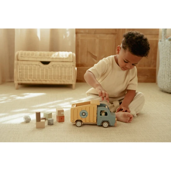 Drevený nákladiak so sklápačkou Little Dutch, detská hračka s figurkami vodičov a rôznymi nákladmi, ideálna pre malé deti