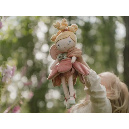 Nežná bábika víla Mila v ružových šatách s krídlami, vhodná na hranie aj maznanie