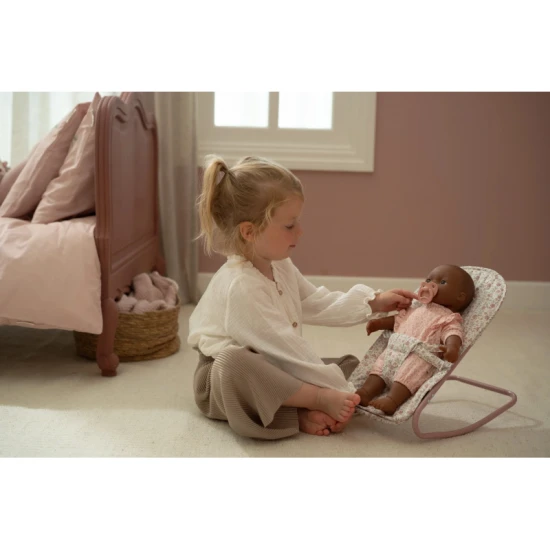 Hojdacie lehátko pre bábiky Little Dutch Soft Flowers s kvetinovým dizajnom, bezpečnostným pásom a mäkkým polstrovaním pre pohodlie bábiky