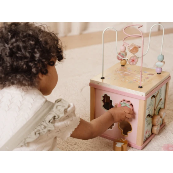 Podporte rozvoj detí s drevenou kockou Little Dutch