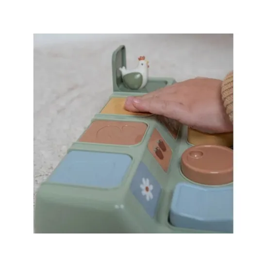 Hrací pultík Farma je zábavný nástroj pre deti plný zvierat.