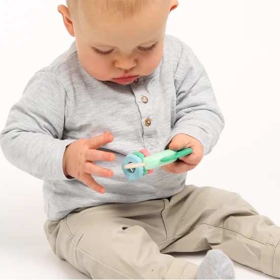 Hrkálky v krásnych pastelových farbách v tvare zvieratiek sú ľahké do ruky a majú tvar pre ľahké uchopenie. 