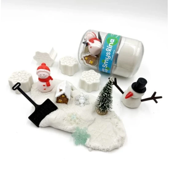 Smyslina Ceska zima s kinetickym kinetacikom, tvoriva senzoricka hra pre deti, sniehulak a chalupka z kineťaku