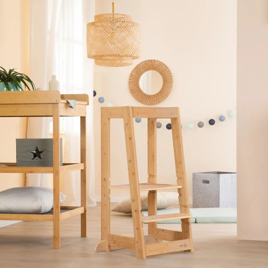 Montessori učiaca veža z bambusového dreva