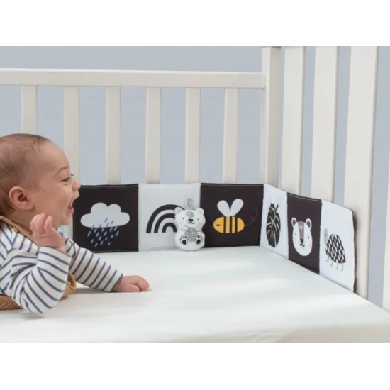 Obojstranná textilná knižka pre najmenších do kočíka, postieľky aj na hraciu deku.