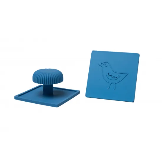 Dieťatko sa naučí farby, tvary a rozvíja jemnú motoriku.