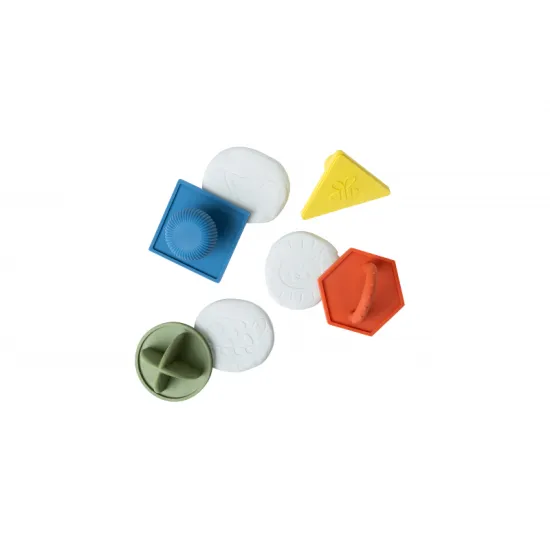 Dieťatko sa naučí farby, tvary a rozvíja jemnú motoriku.