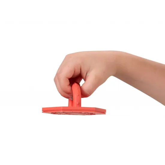 Dieťatko sa naučí farby, tvary a rozvíja jemnú motoriku.