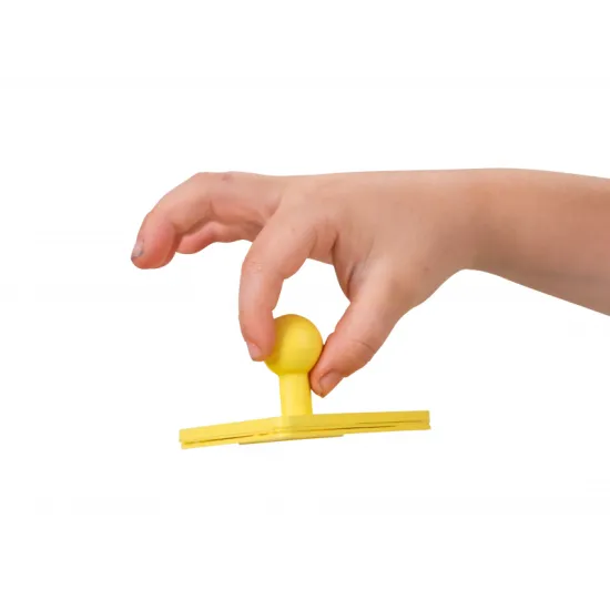 Dieťatko sa naučí farby, tvary a rozvíja jemnú motoriku.