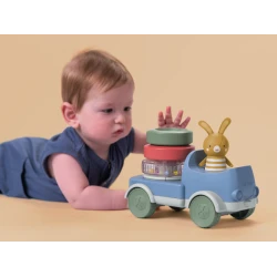 Nákladiak s pyramídou Bunny