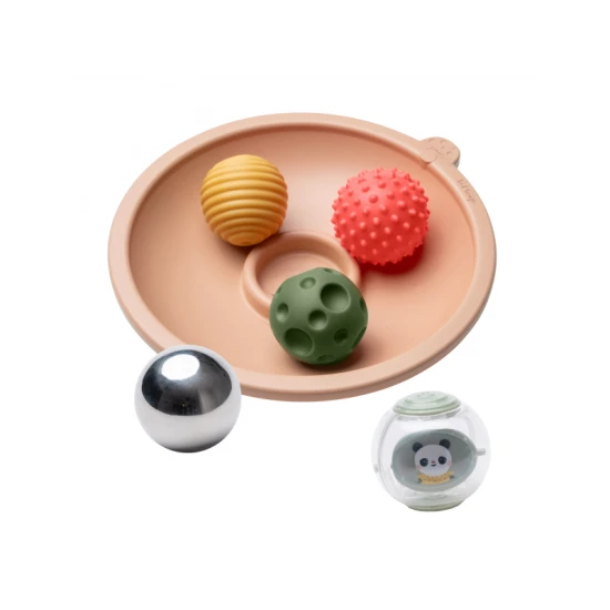 Prvé hry na brušku? Miska Taf Toys je ideálny začiatok