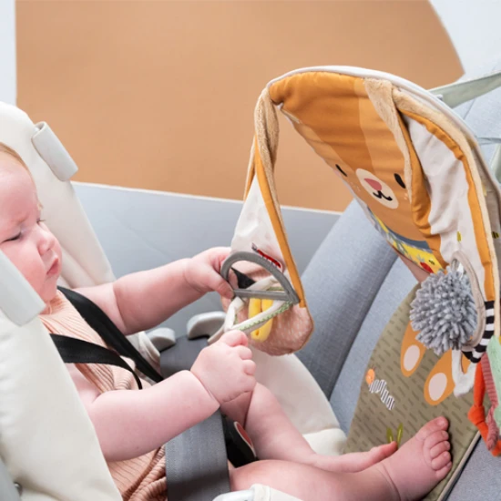 Hrací pult do auta Zajac