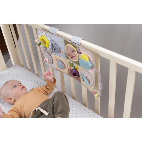 Interaktívny hrací pult s hudbou, svetielkami a krásnymi motívmi zo života na záhrade.