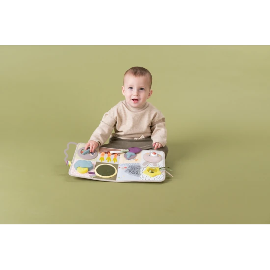 Interaktívny hrací pult s hudbou, svetielkami a krásnymi motívmi zo života na záhrade.