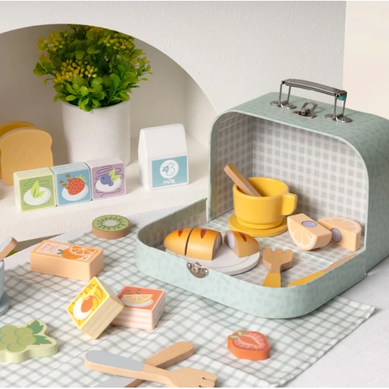 Detský piknikový set v kufríku s taniermi, príbormi a potravinovými doplnkami