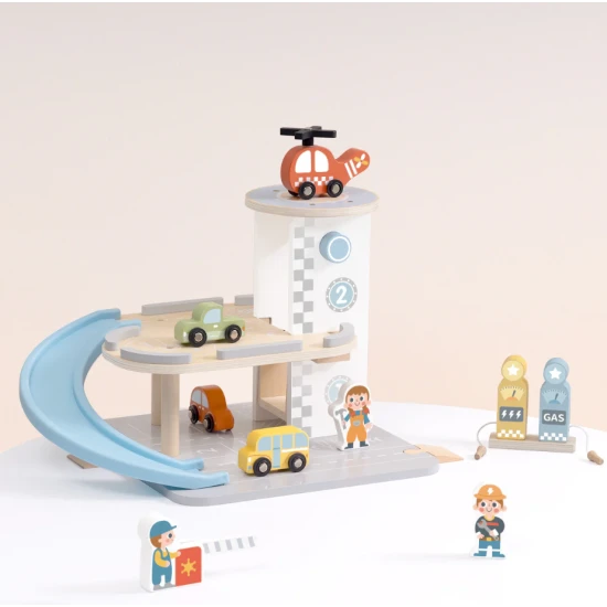 Drevená garáž s autíčkami Tooky Toy – viacúrovňová drevená garáž s rampou, vrtuľníkom a doplnkami