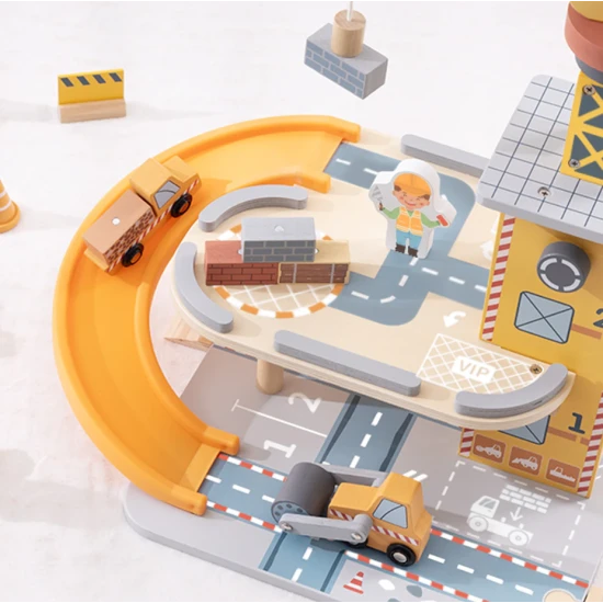 Žeriav a autíčka set Tooky Toy – drevená stavebná sada so žeriavom, autíčkami a figúrkami