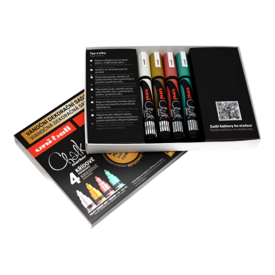 Vianočná dekoračná súprava UNI PWE-5M Traditional – 4 ks kriedových popisovačov, mix farieb (biela, zlatá, metalická červená a zelená) s vianočnými šablónami na dekorovanie okien a zrkadiel