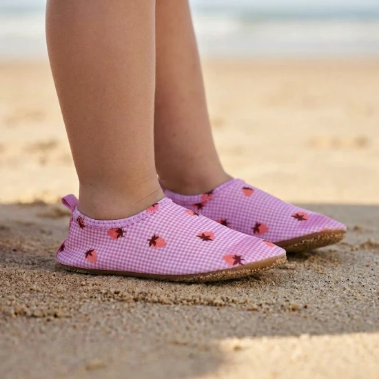 Plavecké topánky Strawberry